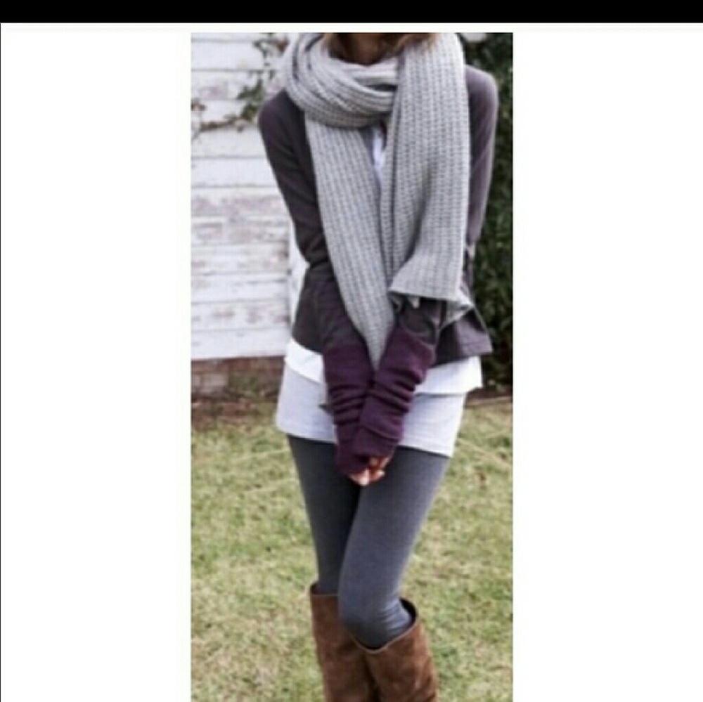 Boutique Grey leggings NWT